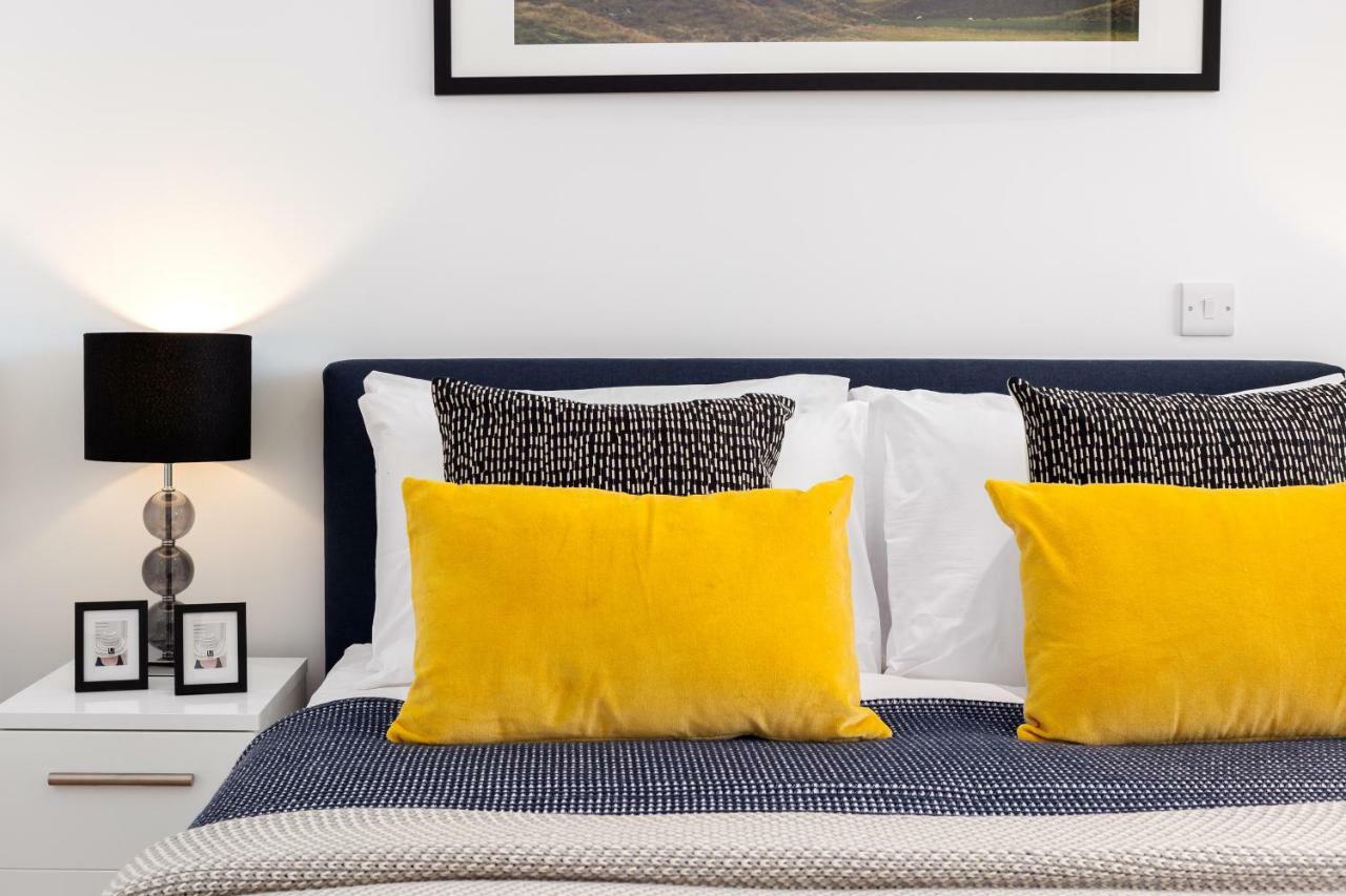 Two Bedroom Serviced Apartment With Balcony In Weymouth Building, Deacon Street London Exteriör bild
